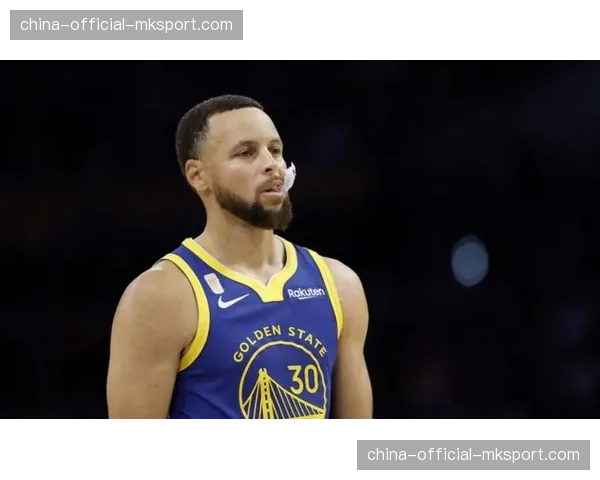 NBA常规赛:勇士加时惜败独行侠,库里空砍45分 NBA常规赛:勇士加时惜败独行侠,库里空砍45分